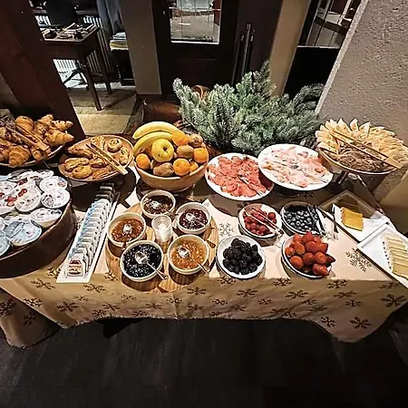 فندق مبيت وإفطار Le Samovar بيريوِل تْشيرفينيا